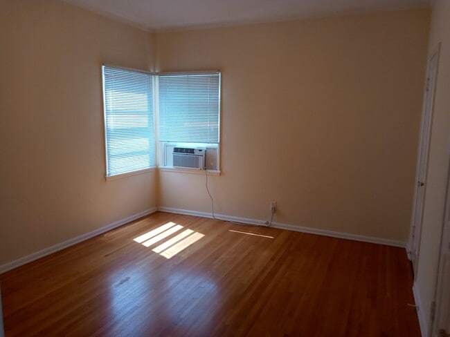 BEDROOM WITH AC - 442 S Palm Dr