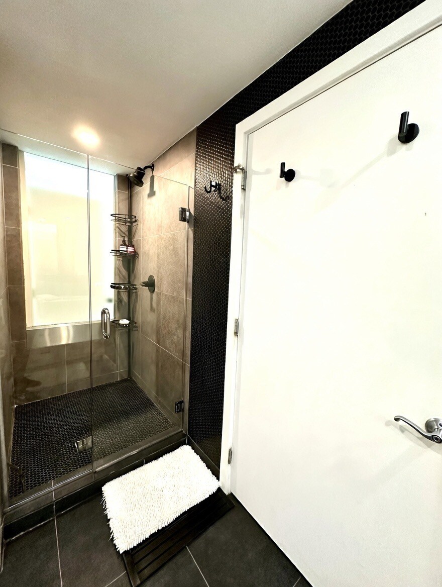 Building Photo - 2135 Washington Ct