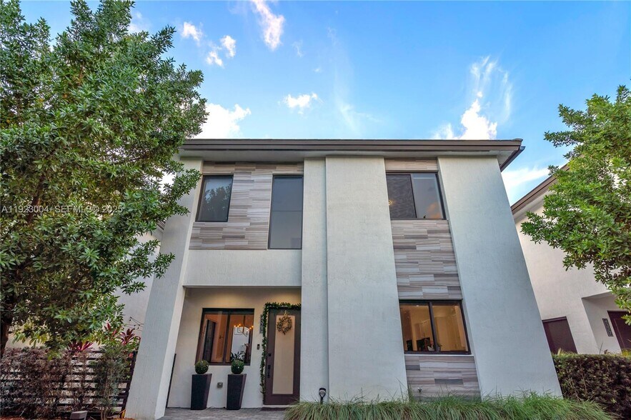 Primary Photo - 4363 NW 81st Ave