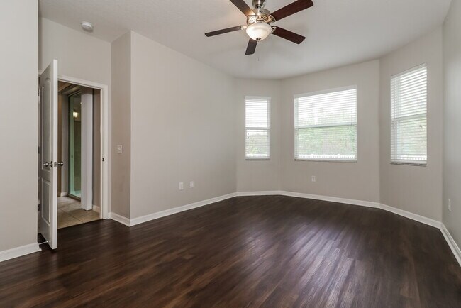 Building Photo - 3903 Pacente Loop