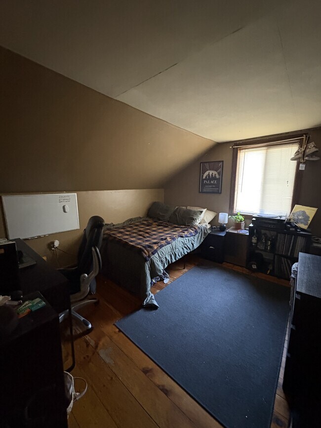 Building Photo - 109 Pelham Rd