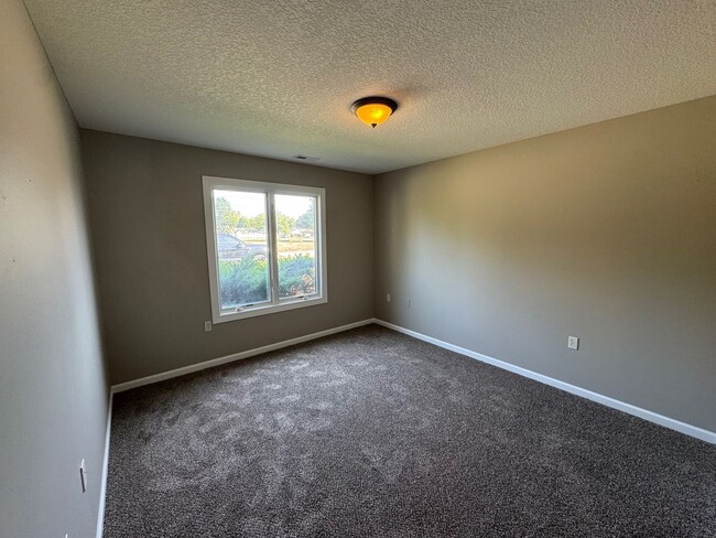 Building Photo - 5830 Rothman Rd