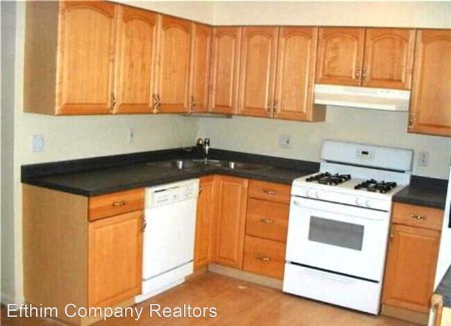 Building Photo - 2 br, 1 bath House - 97 Woodlake Ct. Unit E