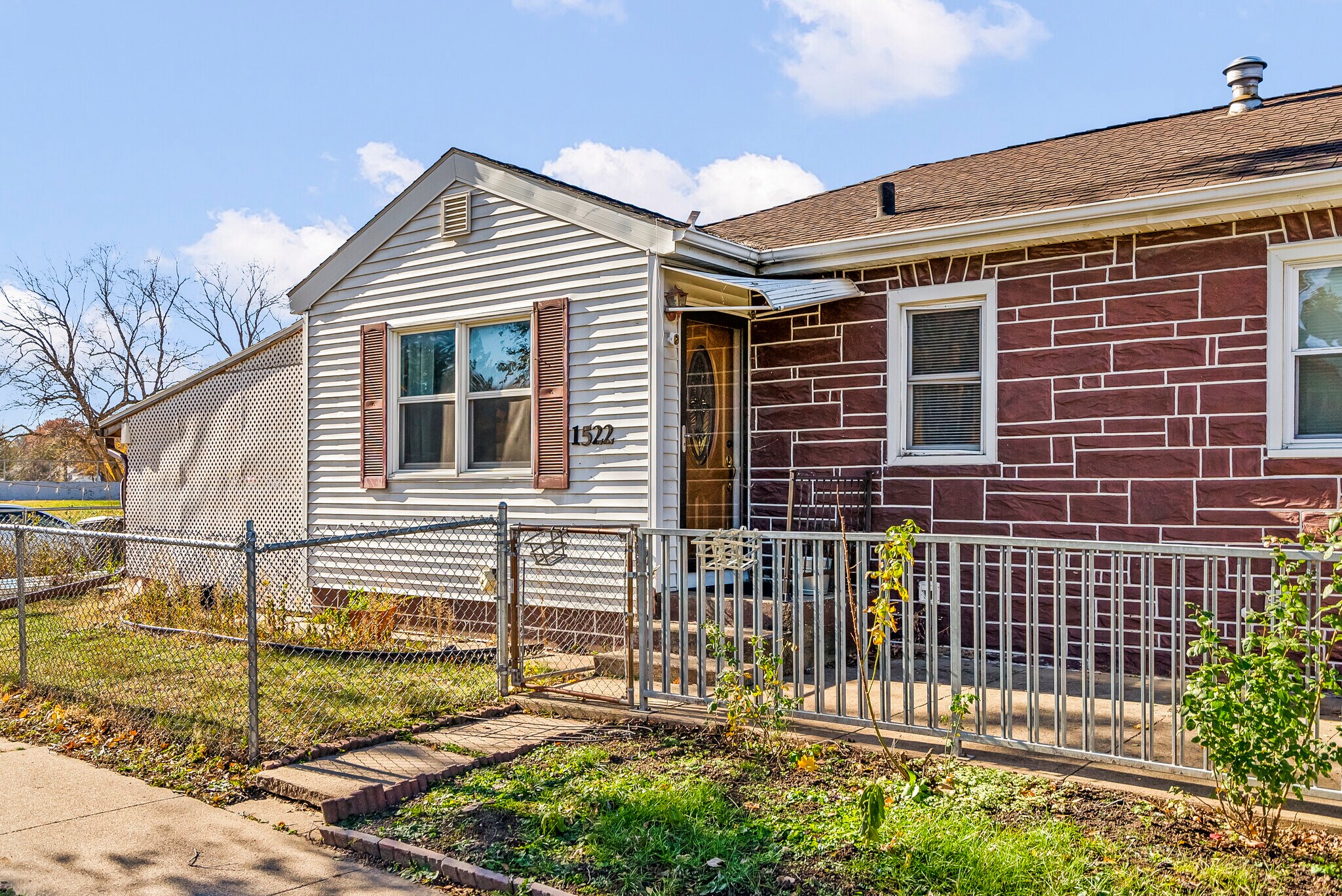 Building Photo - 1522 W 9th St