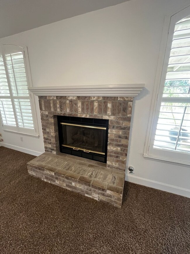 Building Photo - Beautiful Southside Visalia Home! Coming Soon!