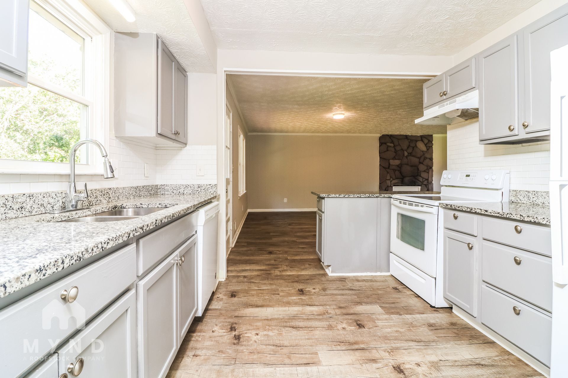 Building Photo - 3179 Robin Hood Ln