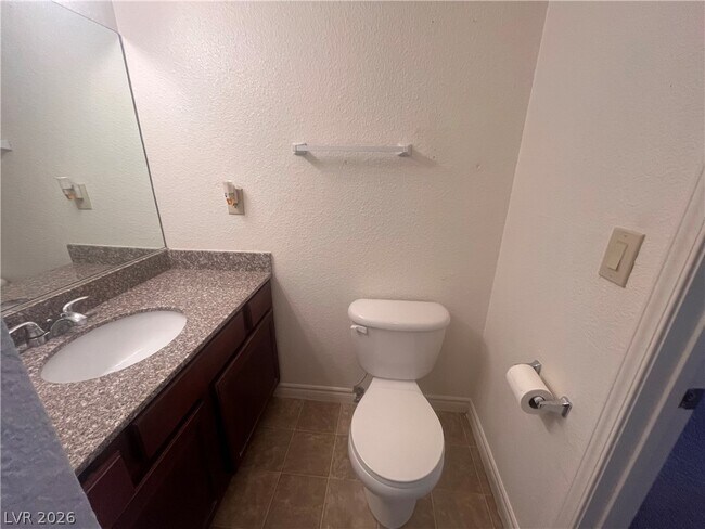 Building Photo - 4972 River Glen Dr
