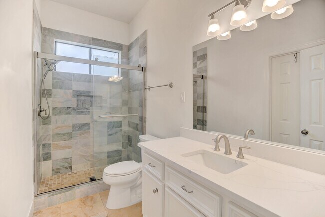 Building Photo - 301 Winding Oak Ln S