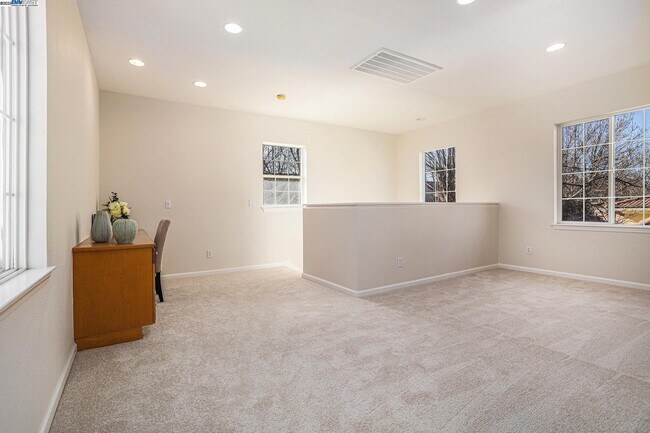 Building Photo - 463 W Felicidad Ave