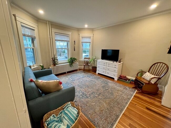 Building Photo - 12 Rosemary St