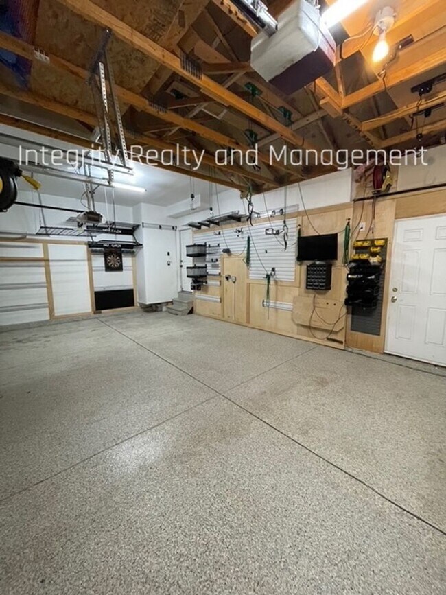 Building Photo - 8551 S Mallard Pl
