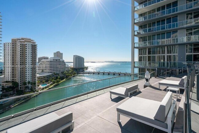 Building Photo - 465 Brickell Ave
