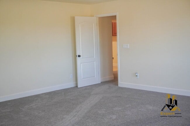 Building Photo - 2297 Big Creek Way