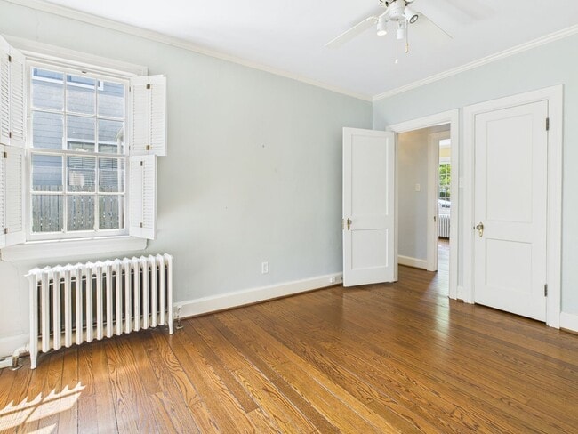 Building Photo - 307 Lexington Rd