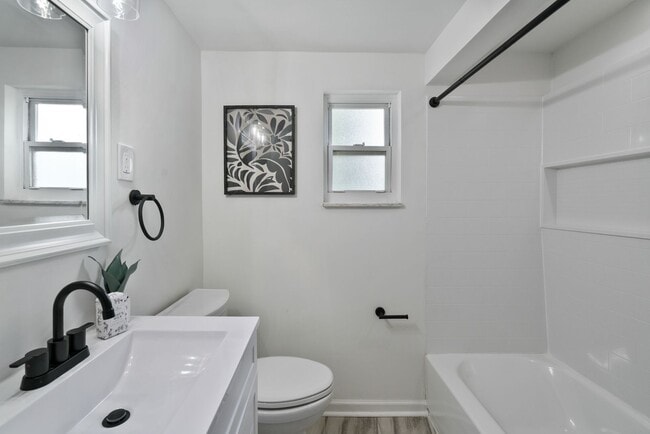Building Photo - Stunning 3 bedroom home in Duquesne availa...