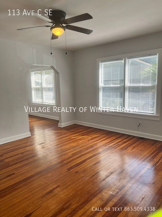 Building Photo - Ease in to this Quaint 2 Bedroom 1 Bath in...