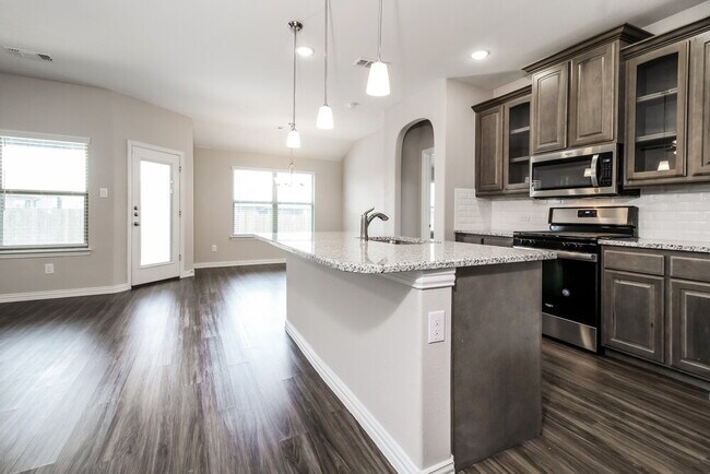 Building Photo - 6265 Thunderwing Dr