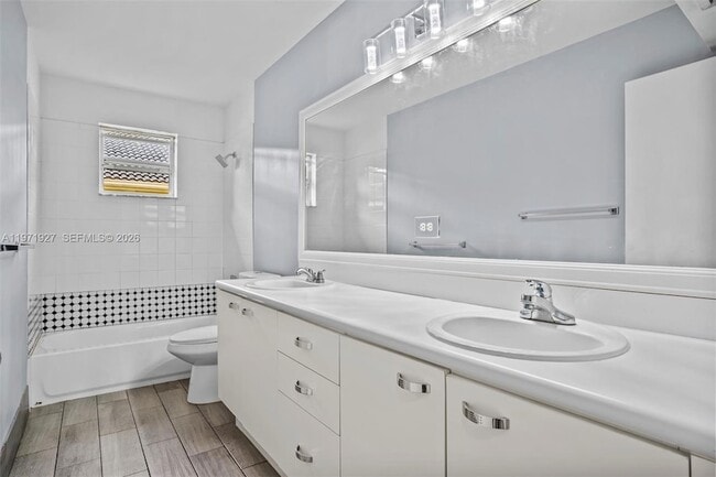 Building Photo - 2167 Hacienda Terrace