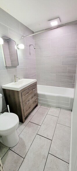 Bath room - 206 E Broadway St