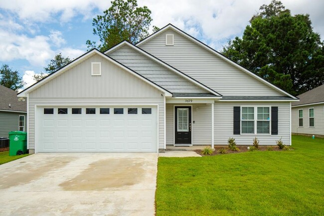 Primary Photo - Contemporary 3BR/2.5BA Home with 2-Car Gar...