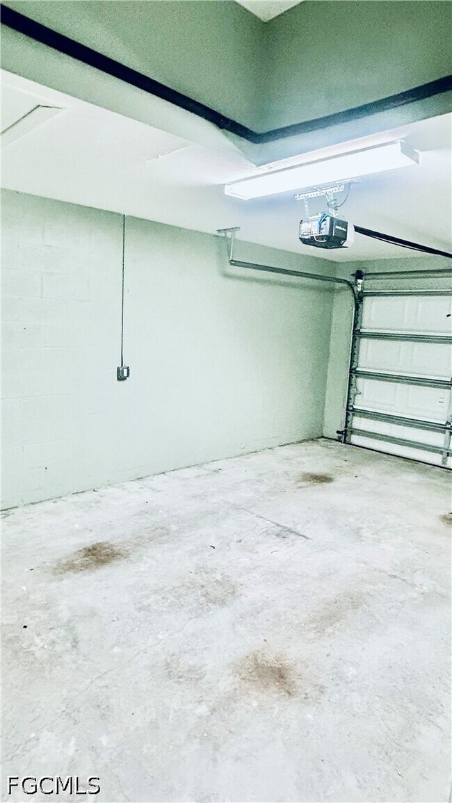 Building Photo - 1174 Lake McGregor Dr