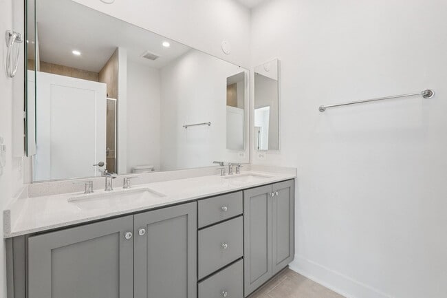 Building Photo - Brand New 4 Bedroom, 3.5 Bath Townhome in ...