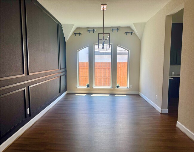 Building Photo - 7211 Sylvan Birch Trl