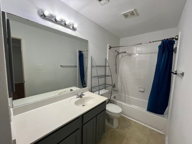 Building Photo - 15434 Grosbeak Pass