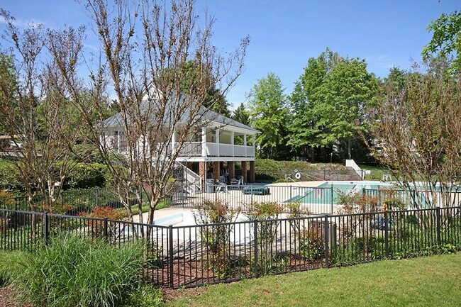 Building Photo - Spacious Foxcroft Home With Fenced Yard