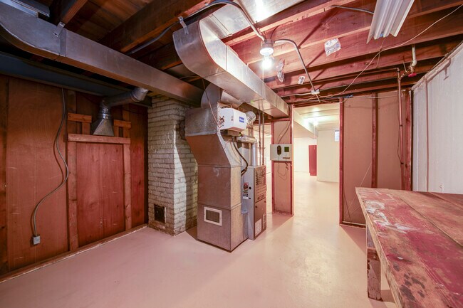 Building Photo - 384 S Wolf Rd