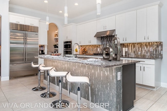 Building Photo - 10793 Royal Cypress Way