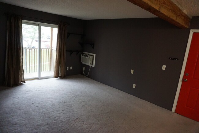 Building Photo - 2 bedroom condo in Golden, Convenient Location!