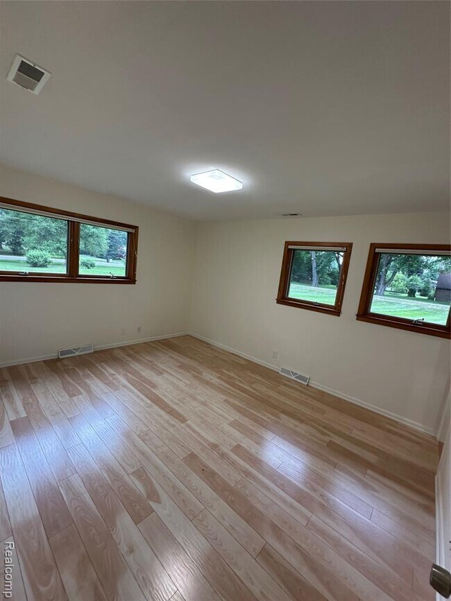 Building Photo - 6606 Vachon Ct