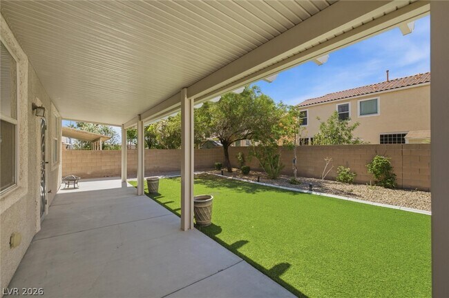 Building Photo - 321 W Arrowbird Ave