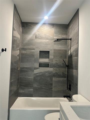 Building Photo - 523 Harris St