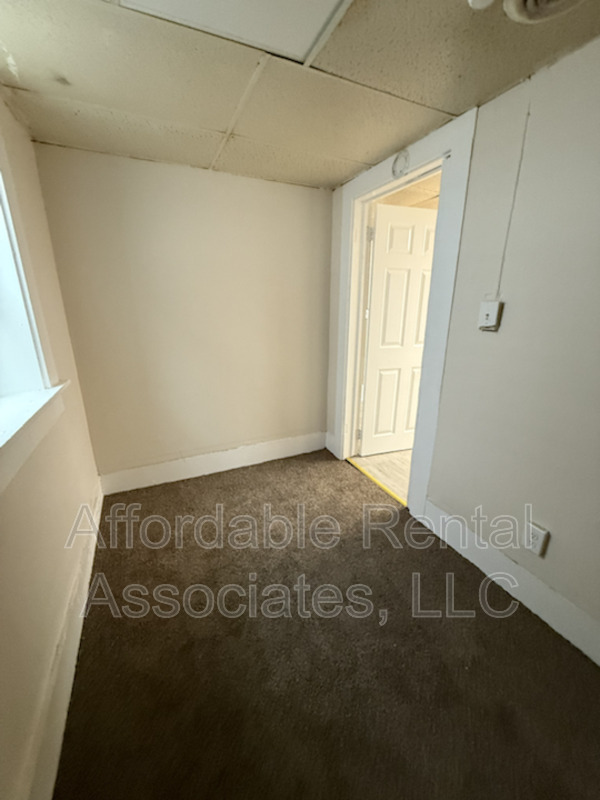 Building Photo - 2338 W Becher St