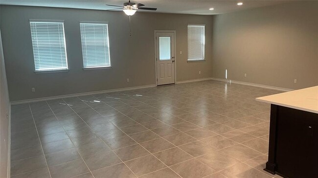 Building Photo - 147 Mary Max Cir