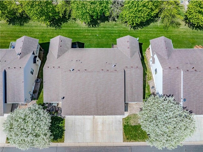 Building Photo - 102X Primrose Ln