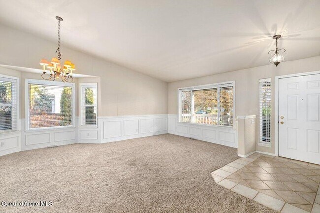 Building Photo - Coeur d' Alene Place!