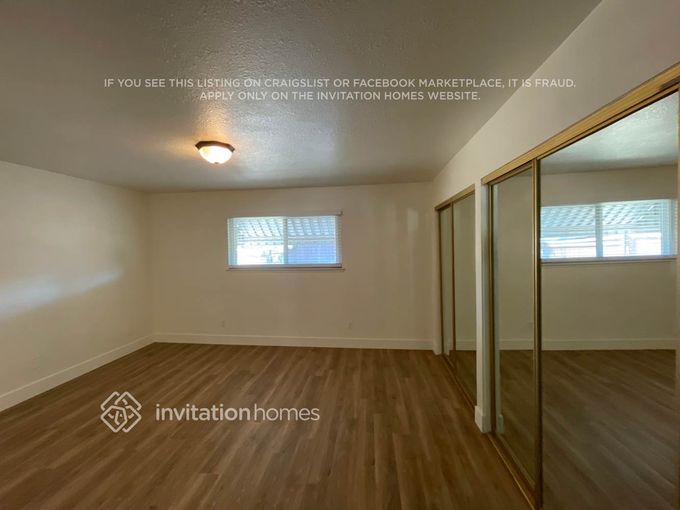 Building Photo - 7401 Blackthorne Way