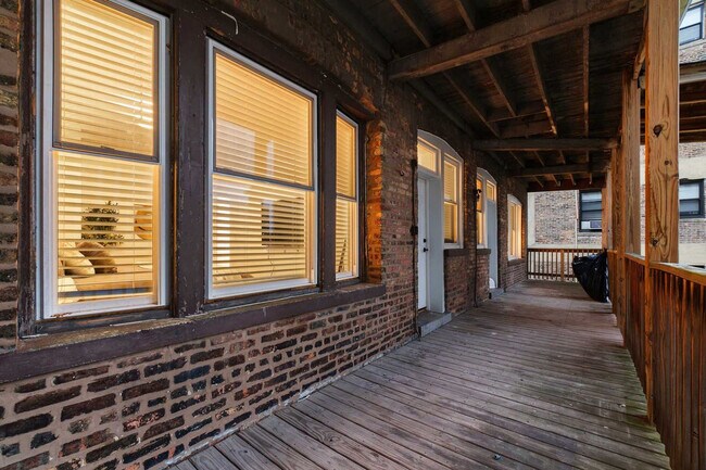 Building Photo - 618 W Patterson Ave