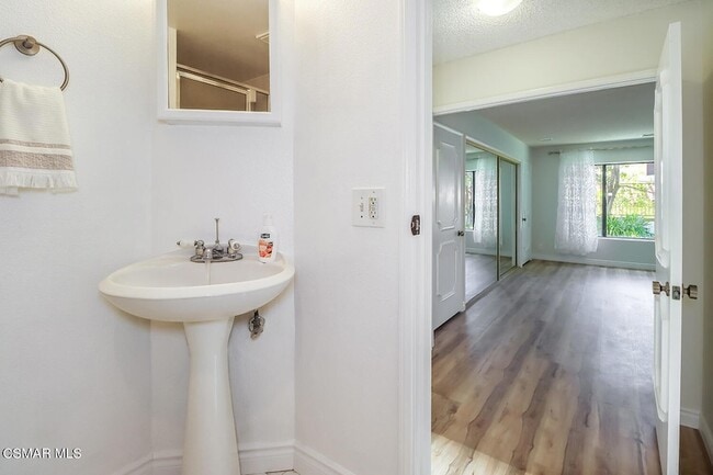 Building Photo - 4082 Avenida Verano