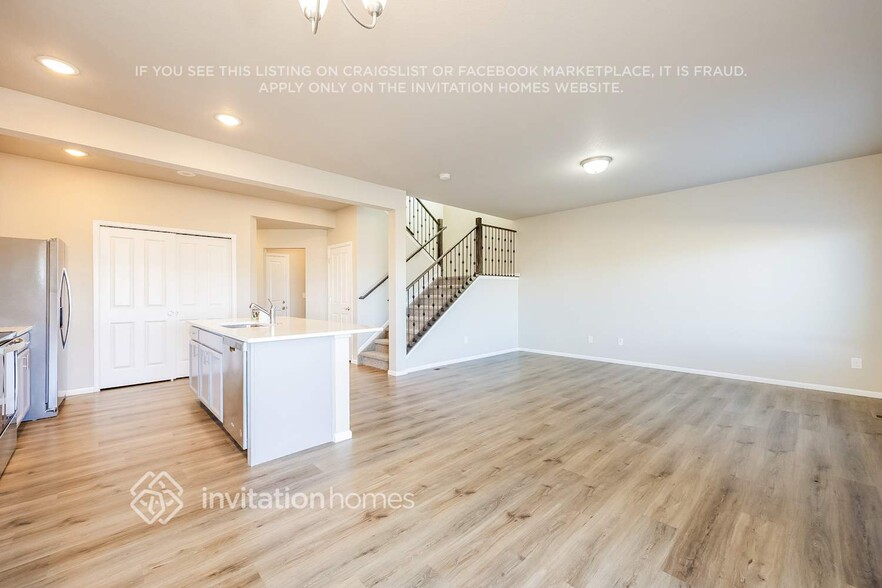 Building Photo - 11137 House Finch Ln