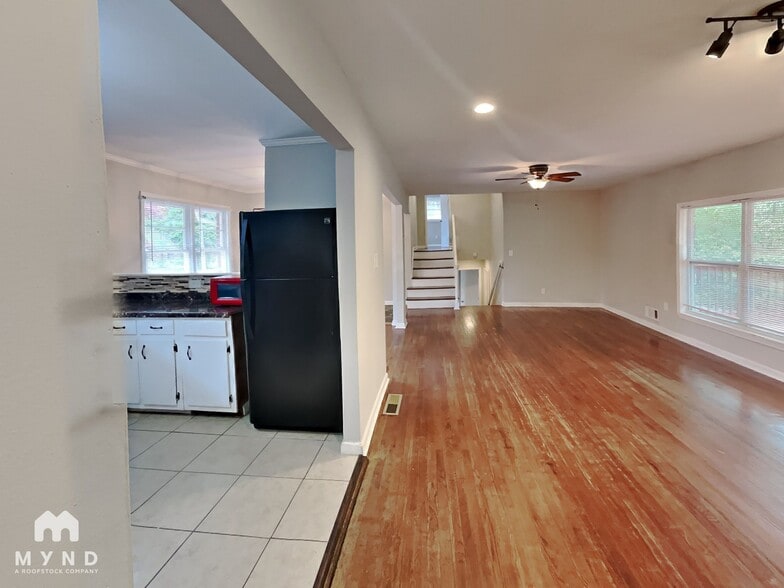 Building Photo - 5730 Deerfield Trail