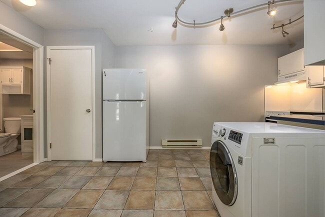 Building Photo - 219 Fox Run Ln