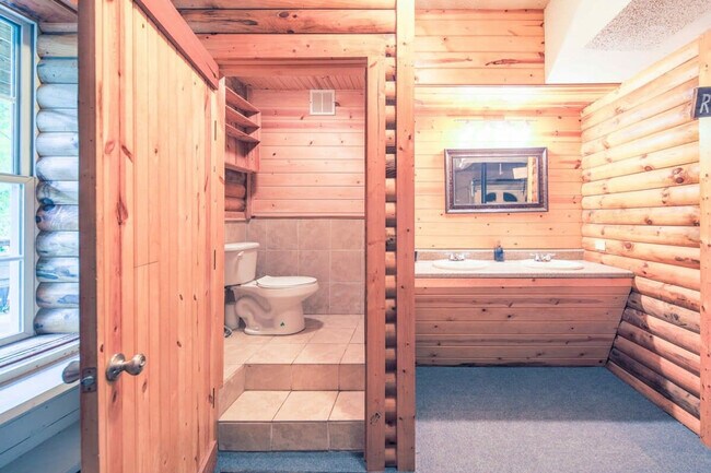 Building Photo - 195 Black Bear Dr