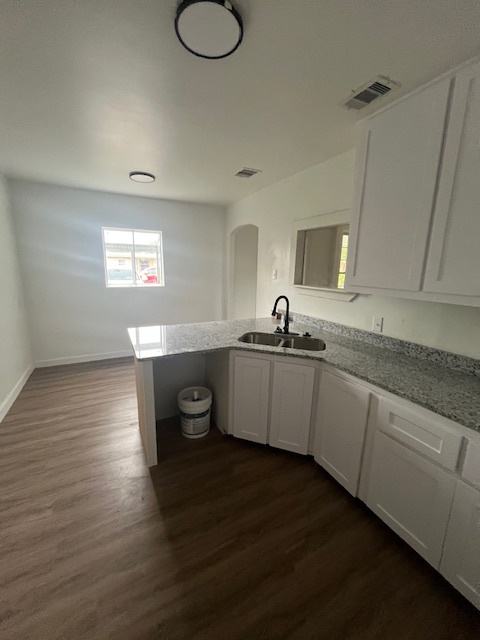 Building Photo - 1601 Cambridge Dr