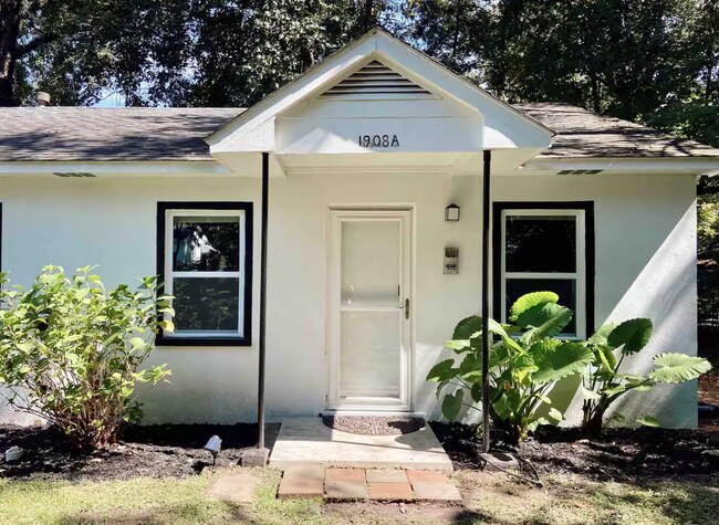 Building Photo - 1908 Fuller St