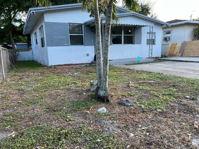 Primary Photo - 2238 McClellan St
