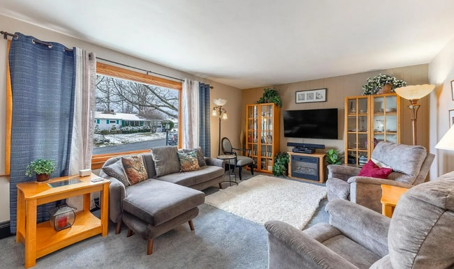 Building Photo - Charming 3 Bedroom in Overlook Heights